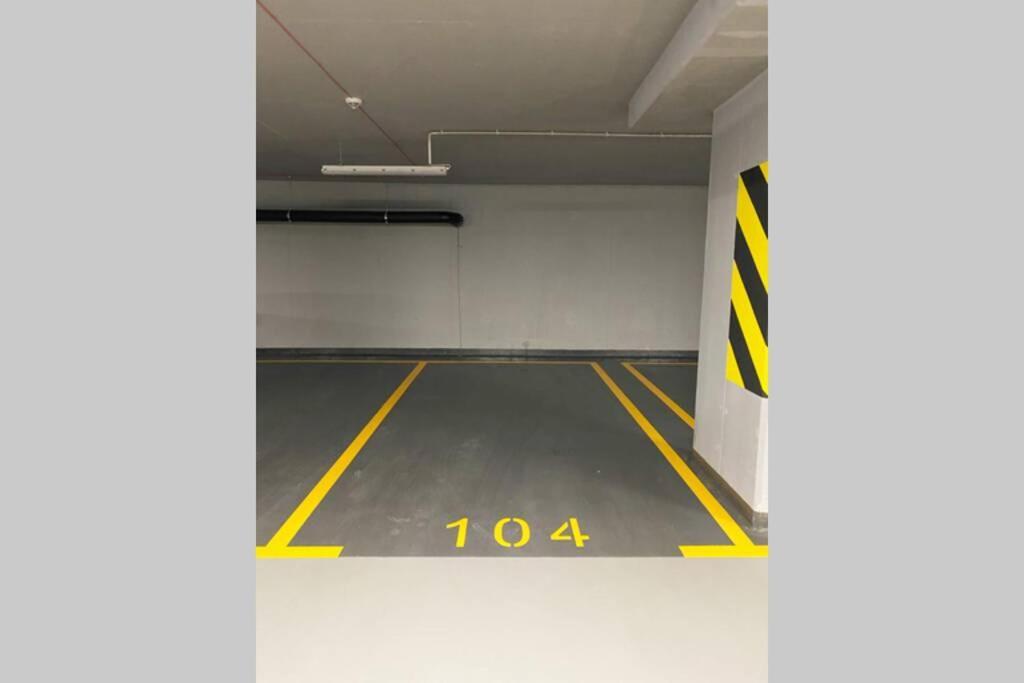 Exclusive 2Br! Apartment Near City Center +Netflix Varşova Dış mekan fotoğraf