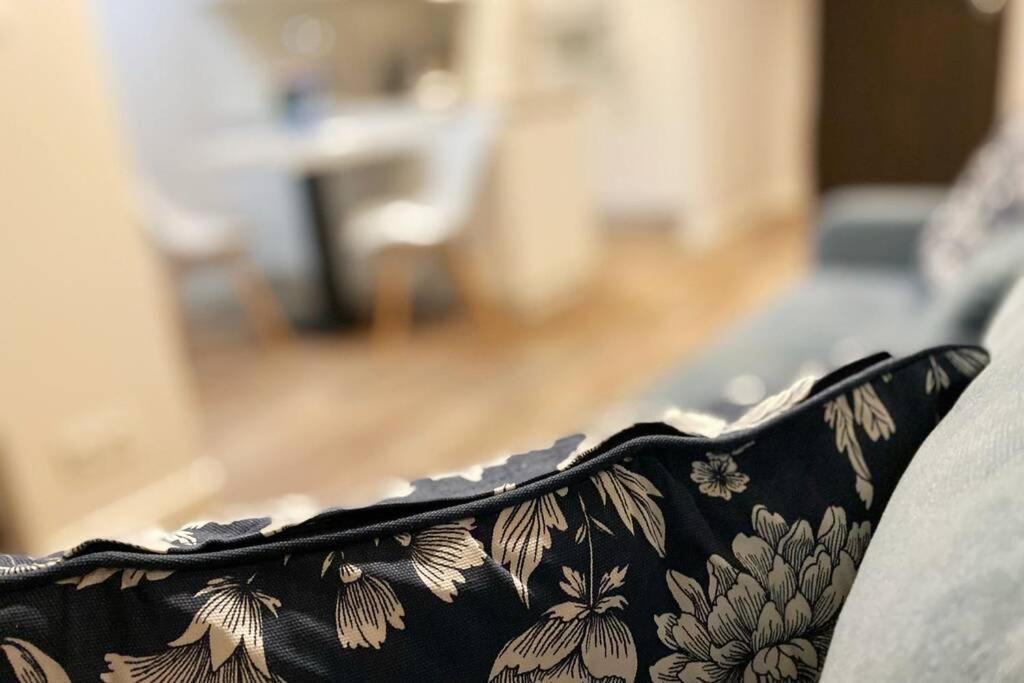 Exclusive 2Br! Apartment Near City Center +Netflix Varşova Dış mekan fotoğraf