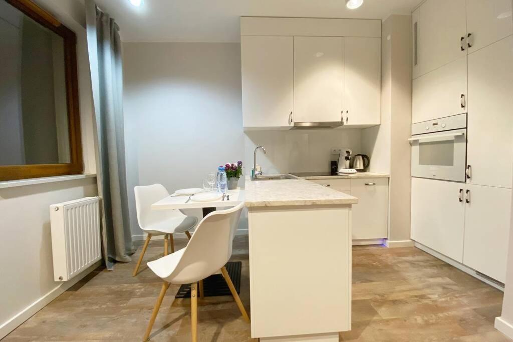 Exclusive 2Br! Apartment Near City Center +Netflix Varşova Dış mekan fotoğraf