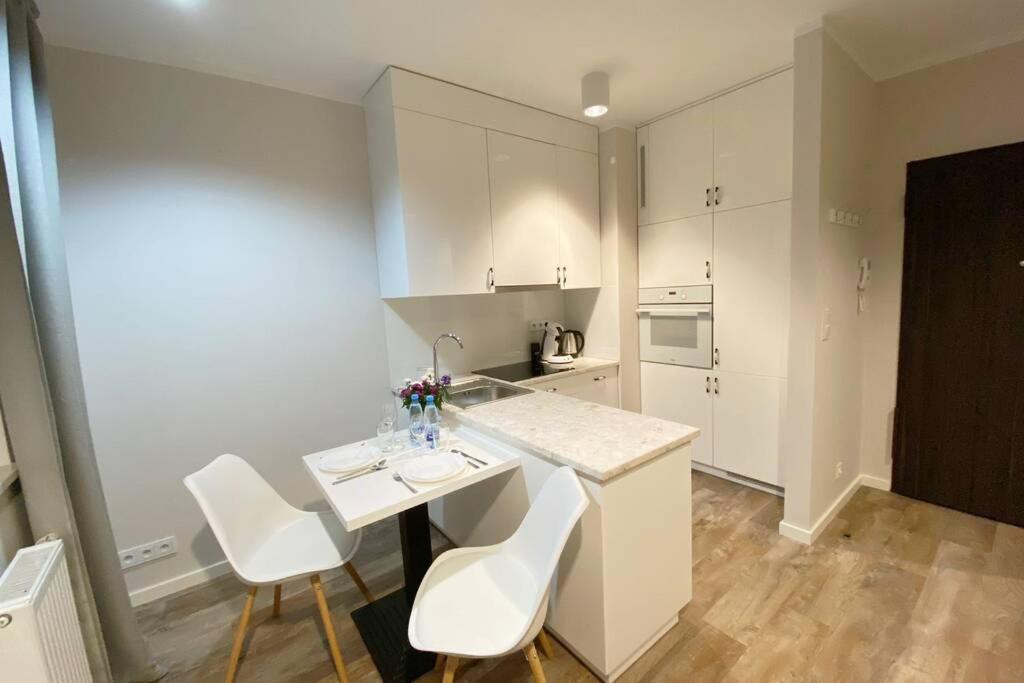 Exclusive 2Br! Apartment Near City Center +Netflix Varşova Dış mekan fotoğraf
